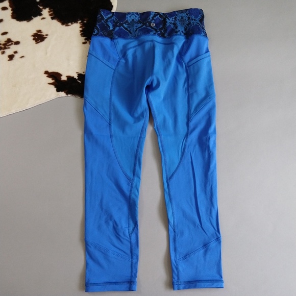 Lululemon All the Right Moves crops, size 8 - Picture 8 of 8